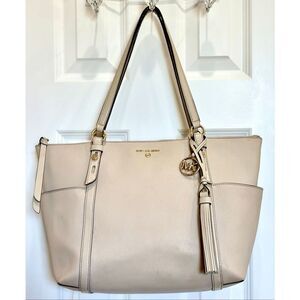 MICHAEL KORS - "Sullivan" Large Saffiano Leather, Top-Zip Tote in Beige. SWEET!
